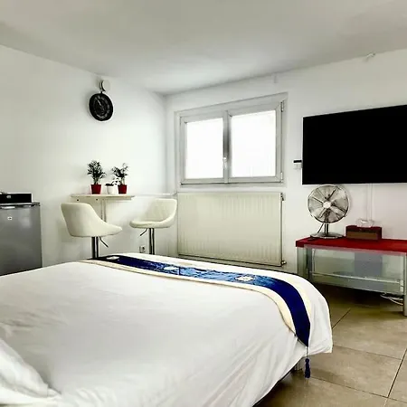 2 Pieces Proche Centrex Paris