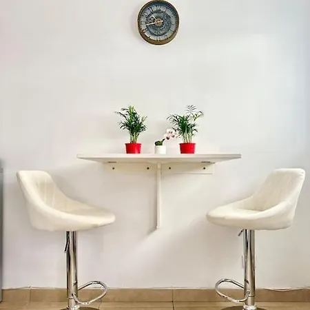 2 Pieces Proche Centrex Paris *