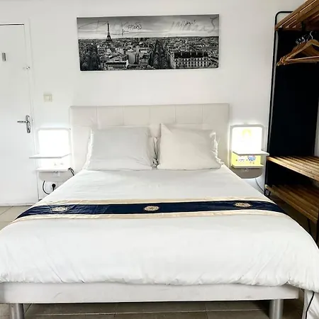 Apartment 2 Pieces Proche Centrex Paris